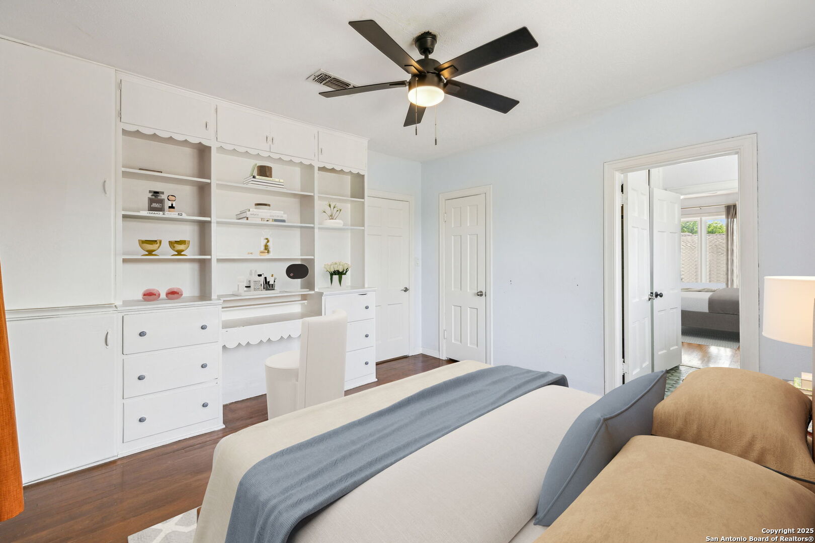 2112 W Gramercy