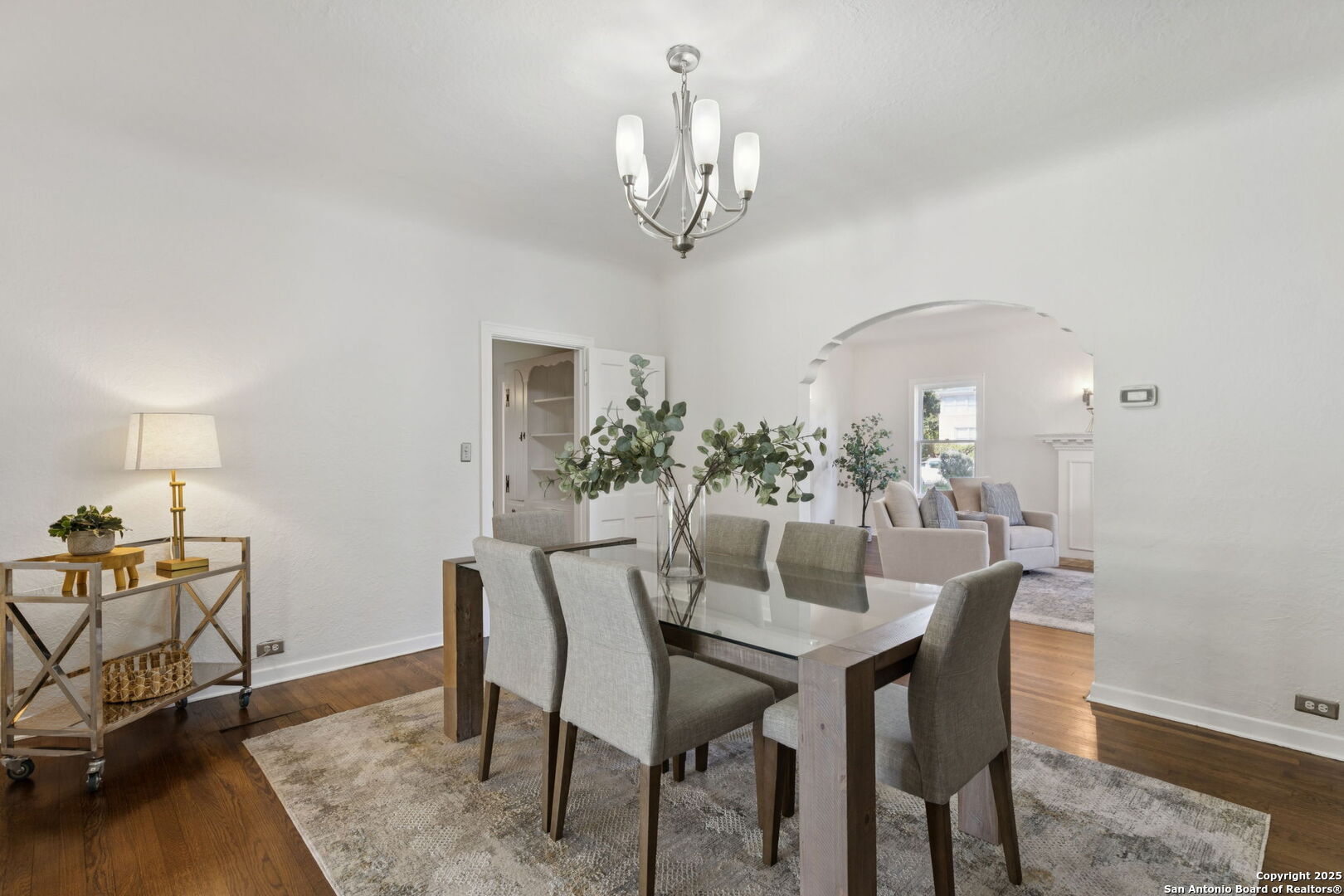2112 W Gramercy
