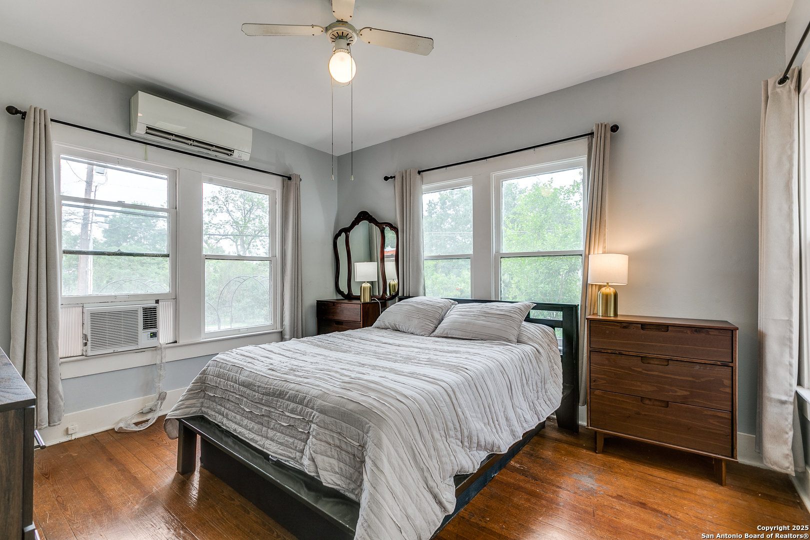 222 Redwood