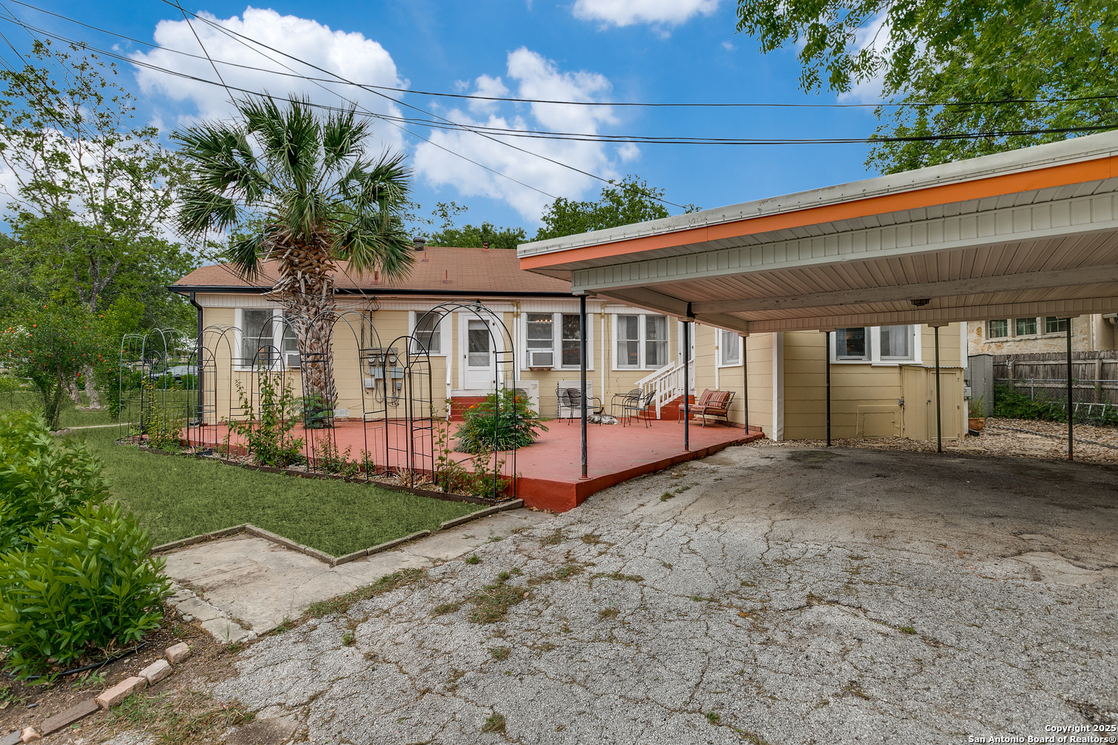 222 Redwood