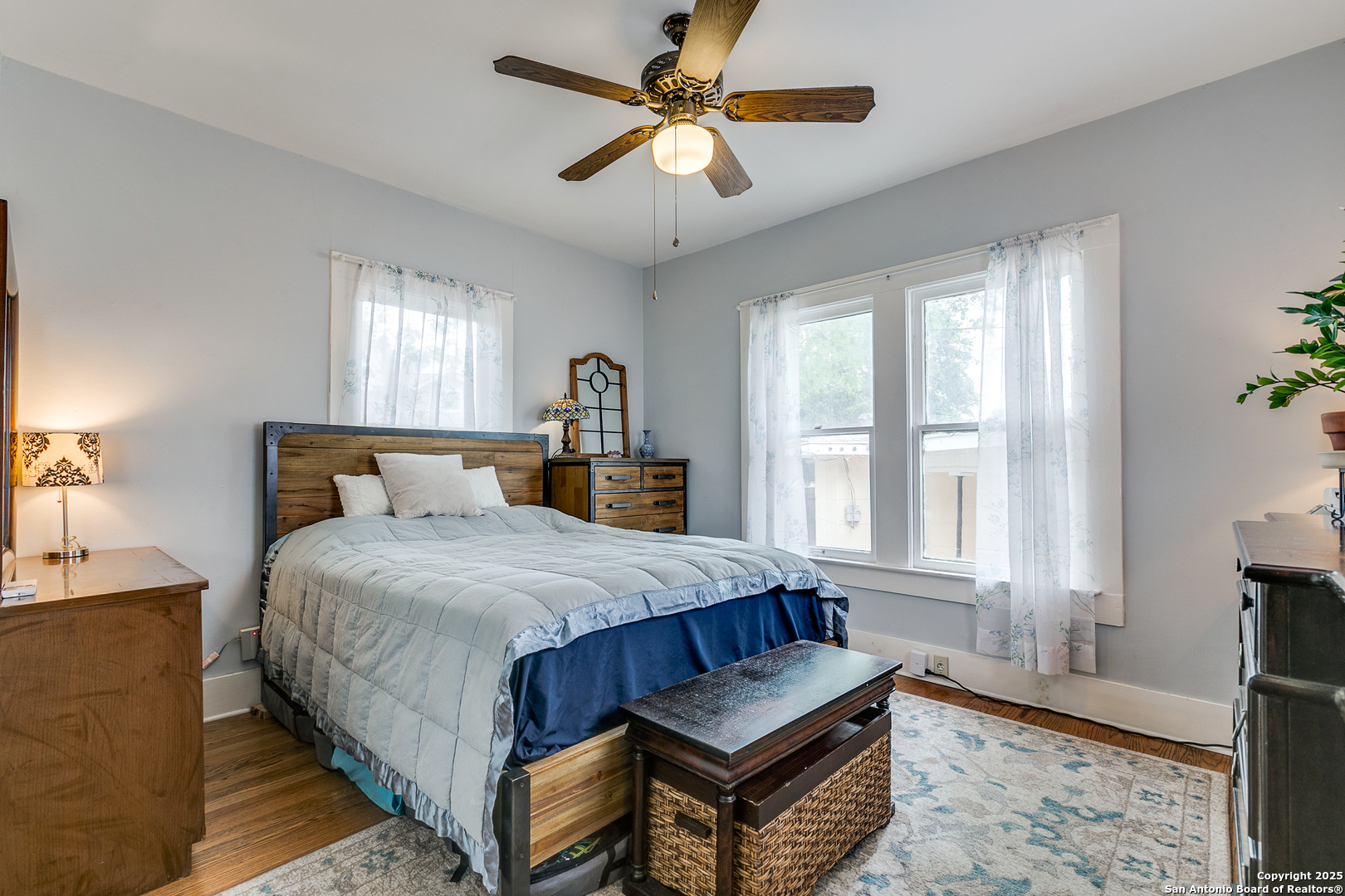222 Redwood