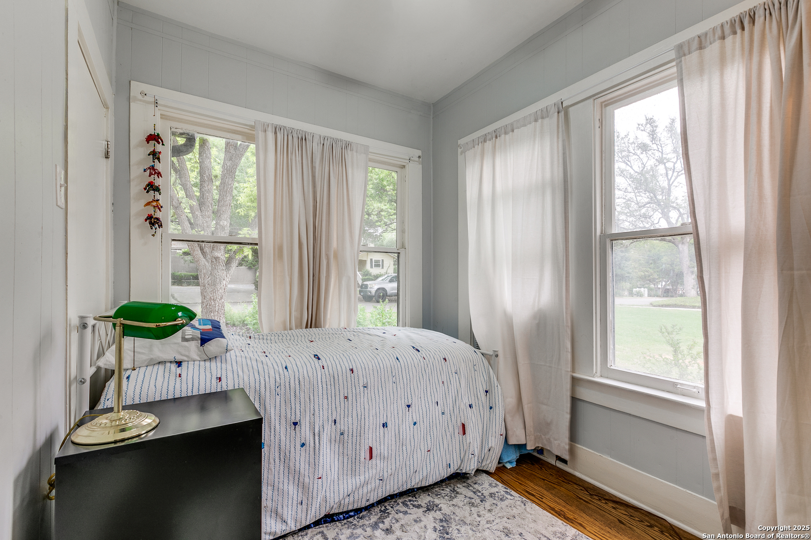 222 Redwood