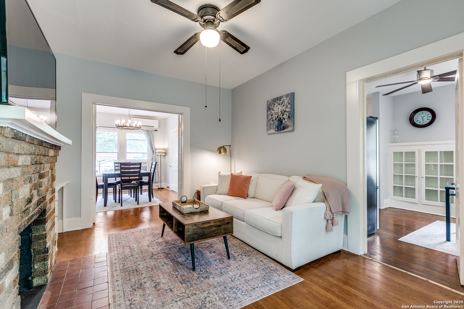 222 Redwood