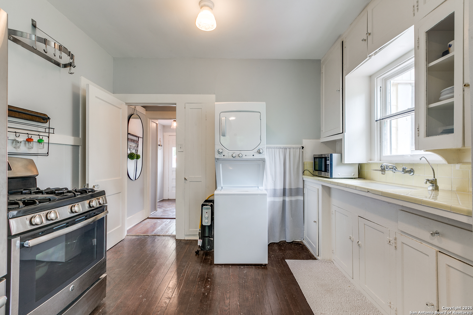 222 Redwood