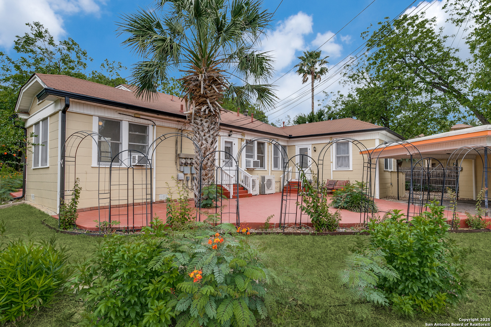 222 Redwood