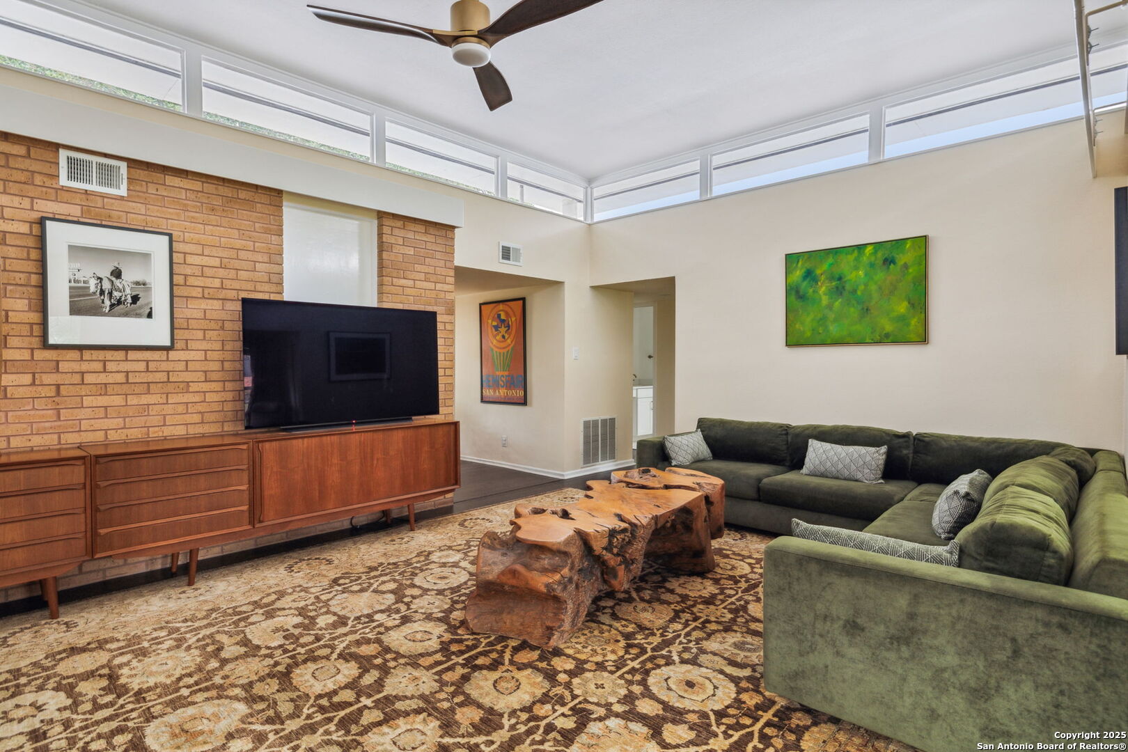 114 Medford Dr