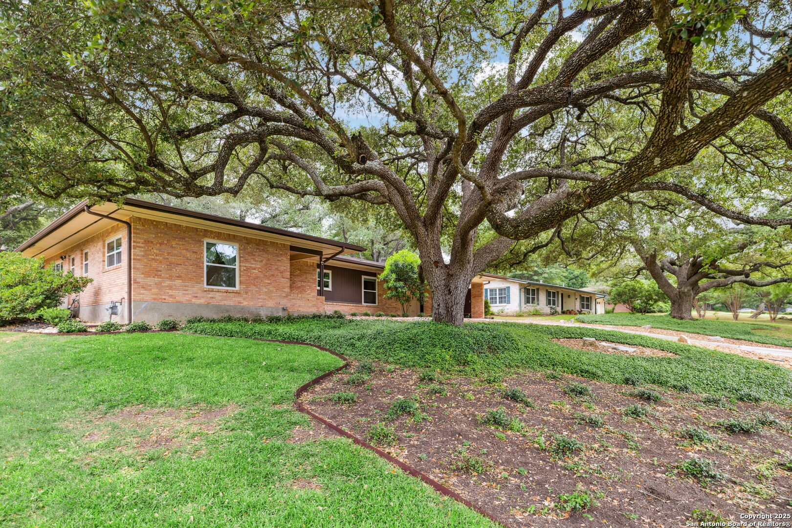 114 Medford Dr