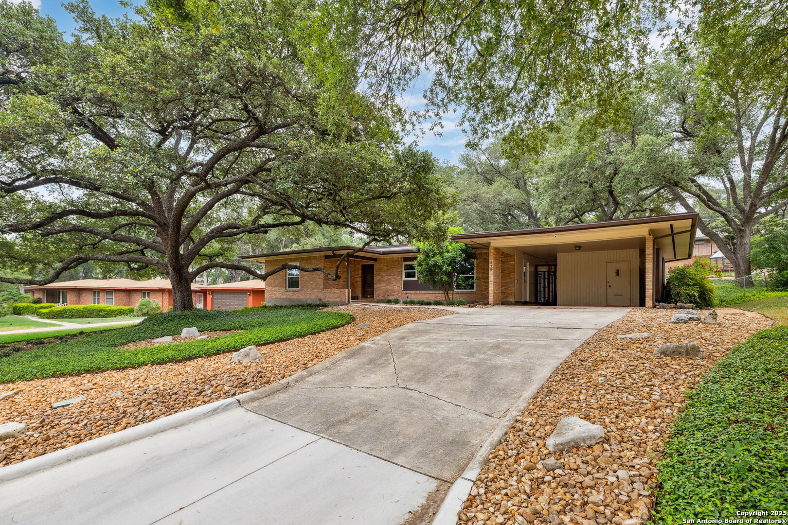 114 Medford Dr