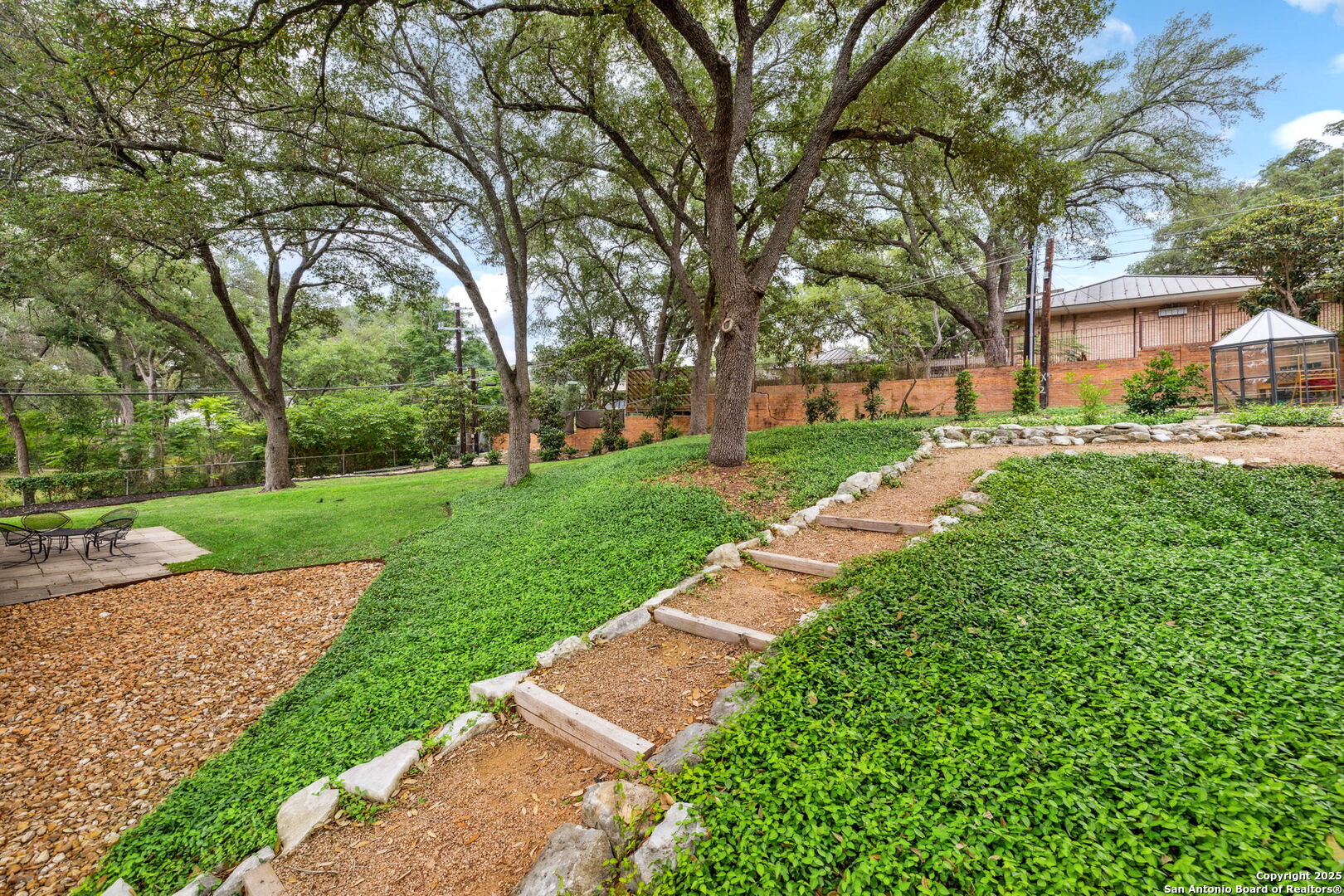 114 Medford Dr