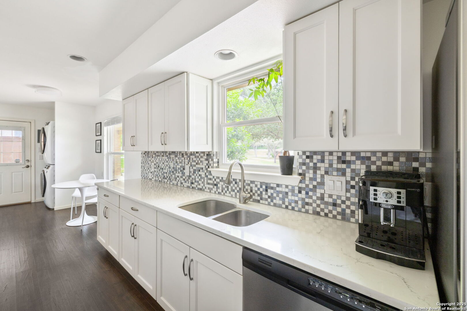 114 Medford Dr