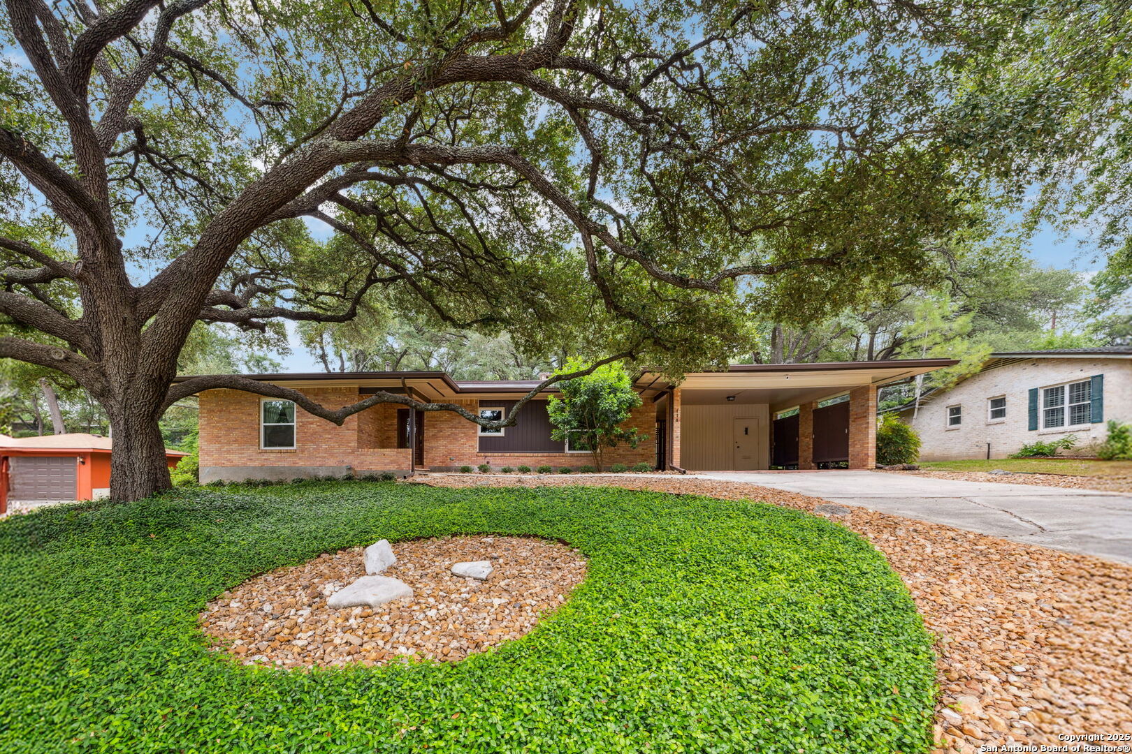 114 Medford Dr
