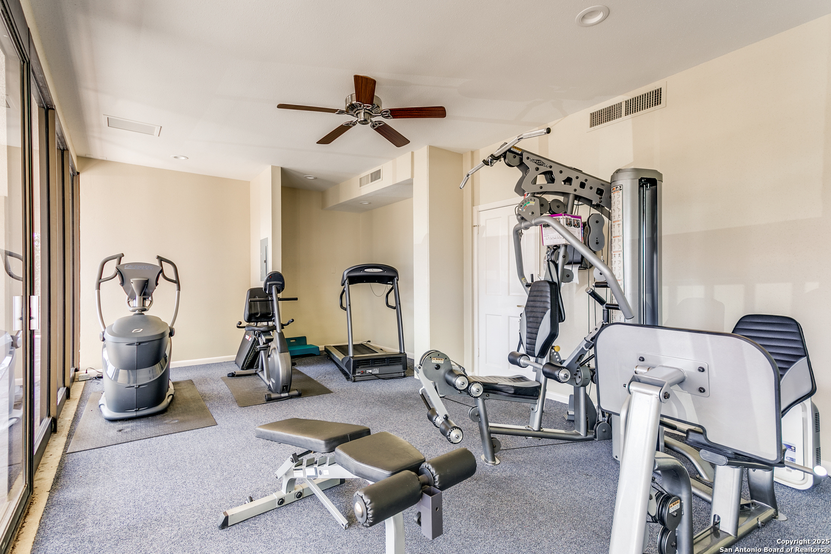 4001 N New Braunfels 202