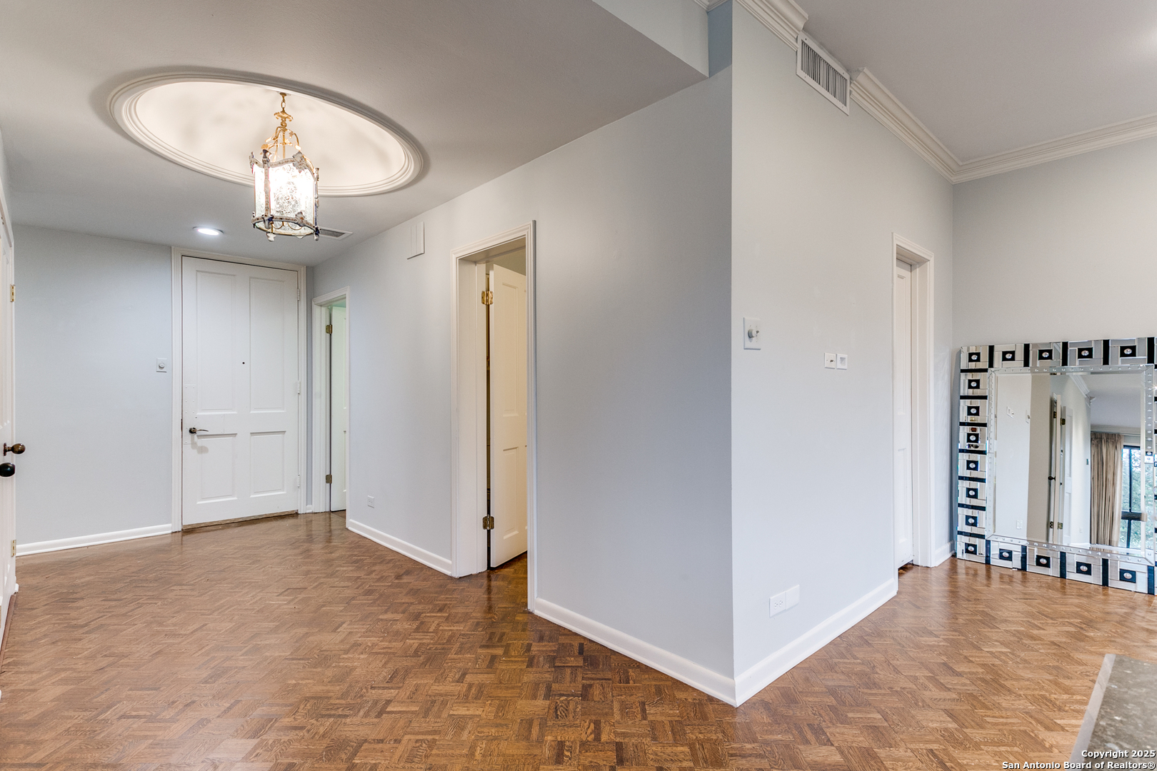 4001 N New Braunfels 202