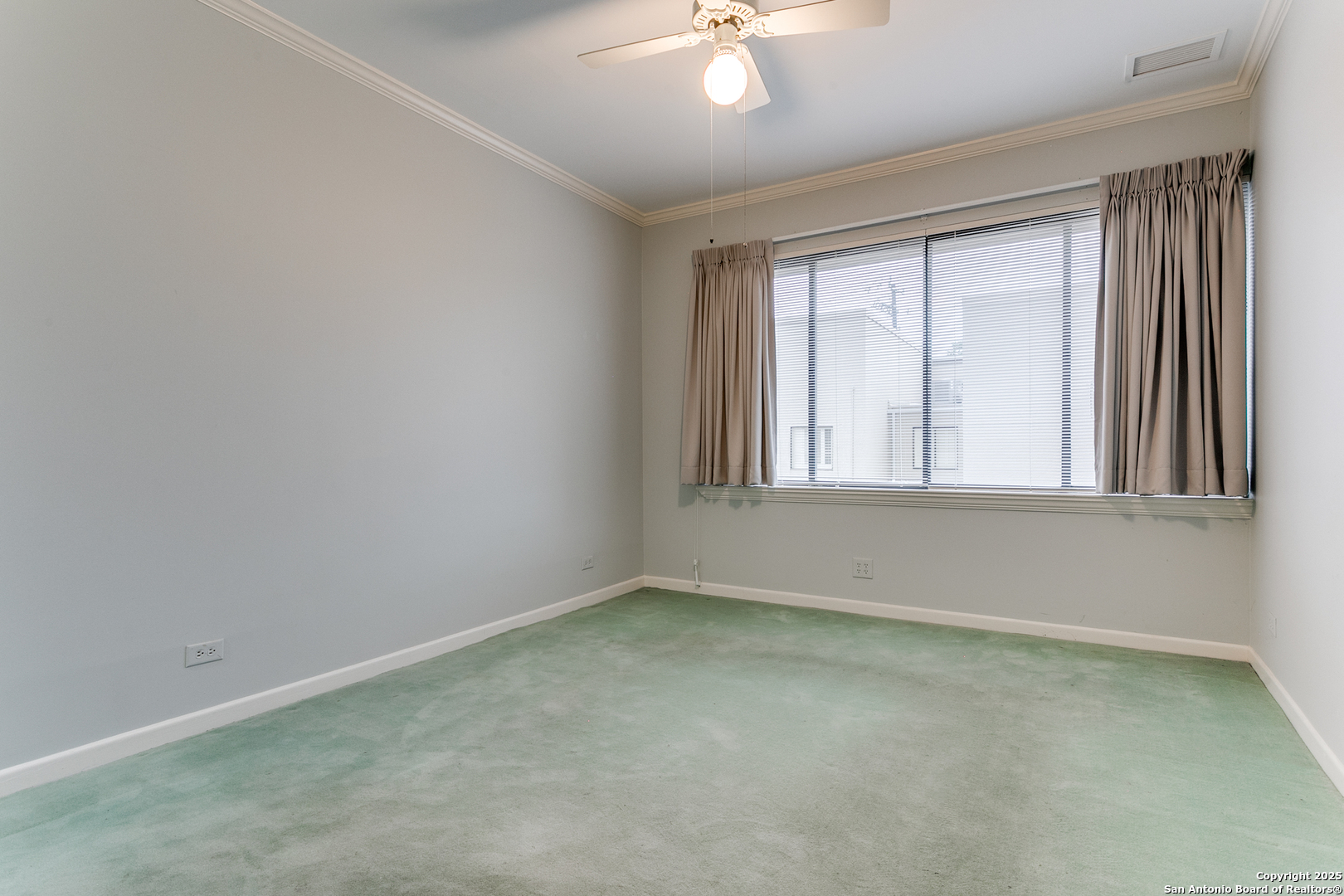 4001 N New Braunfels 202