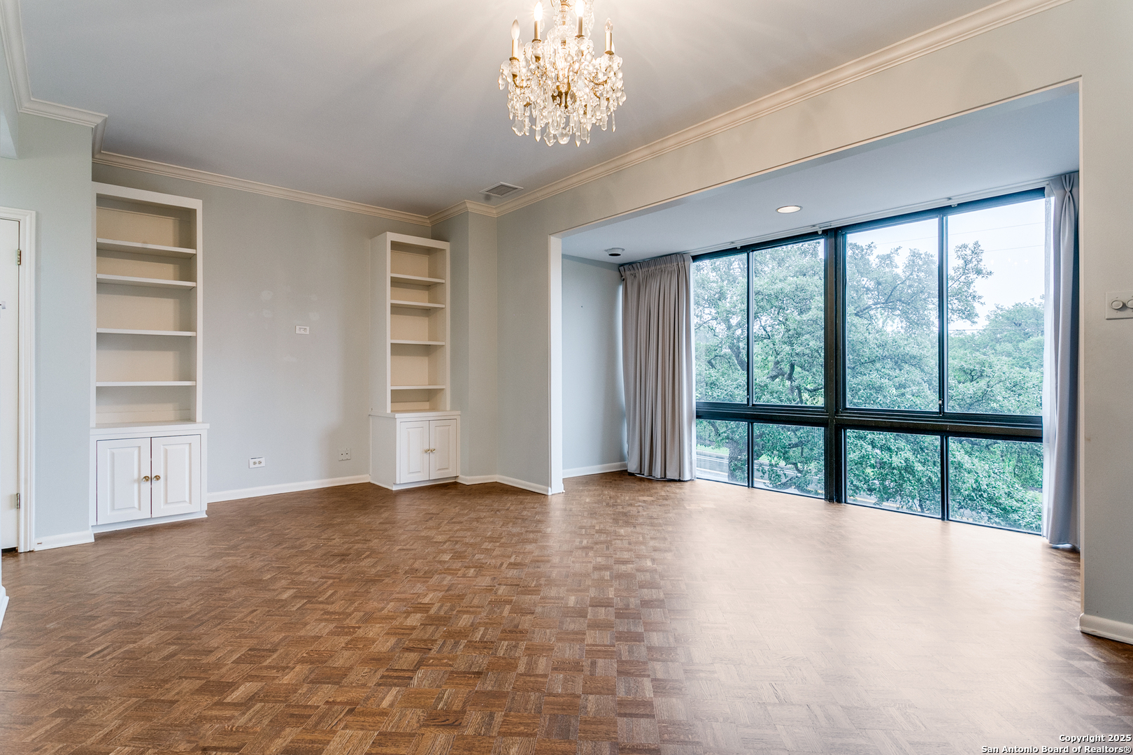 4001 N New Braunfels 202