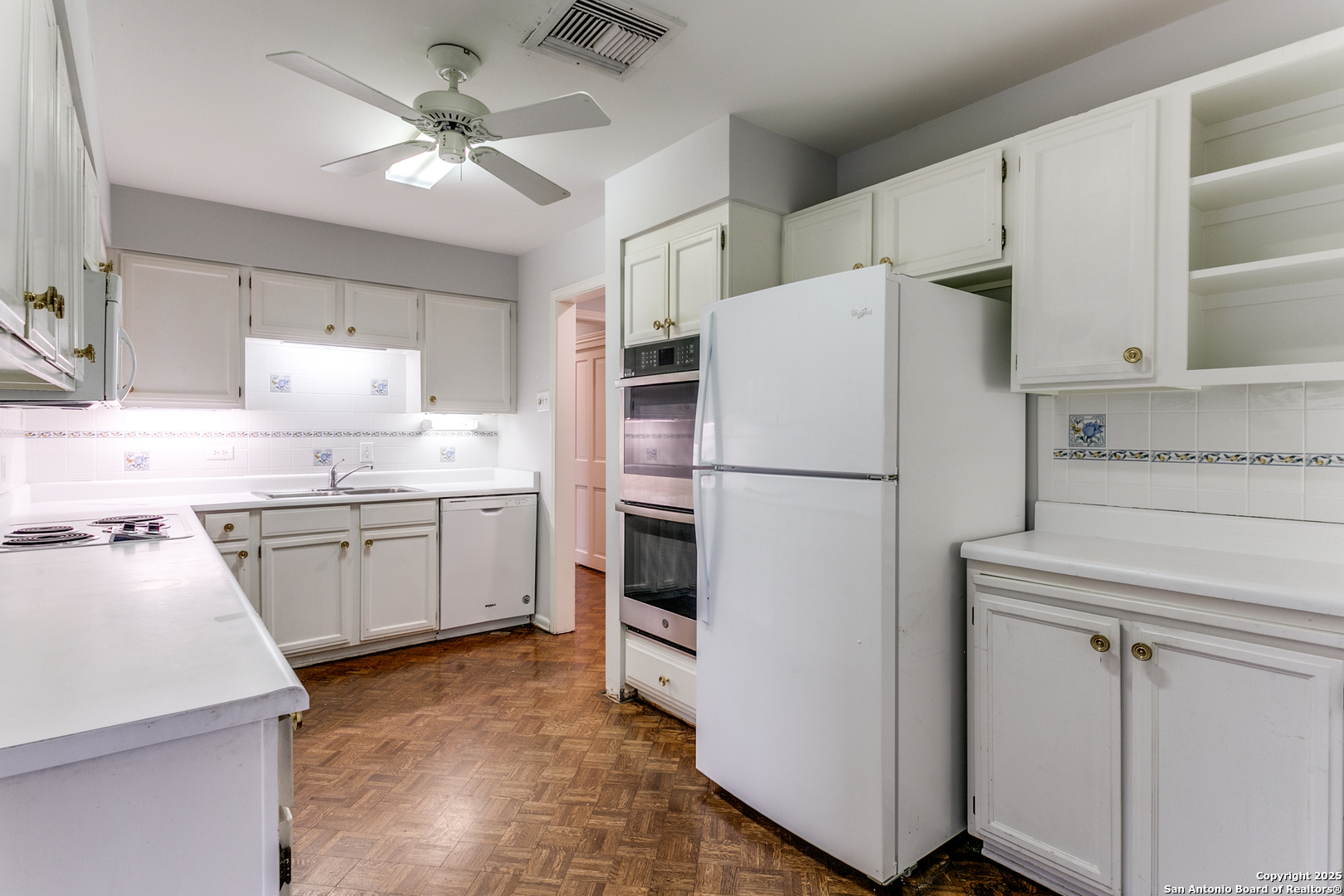 4001 N New Braunfels 202