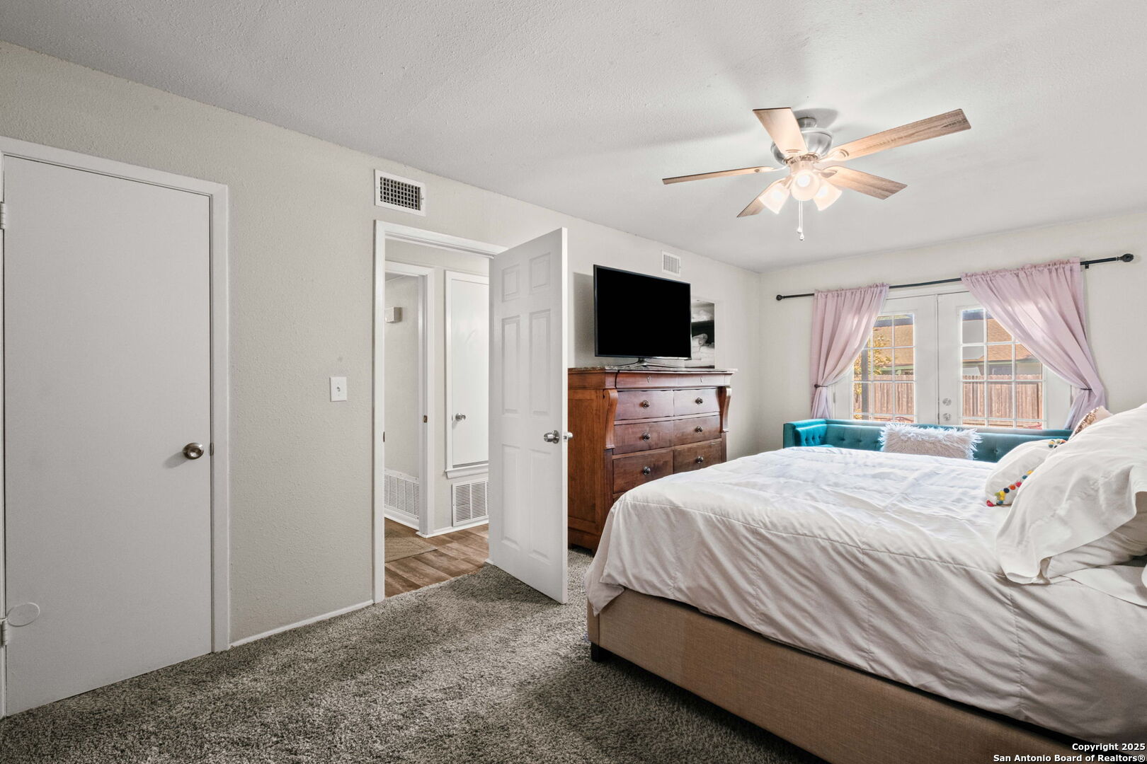 14035 Boulder Oaks