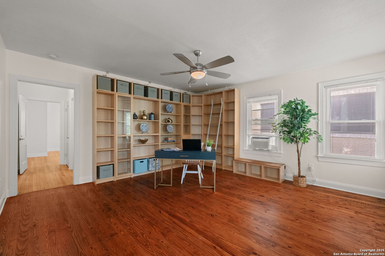 520 Pershing Ave
