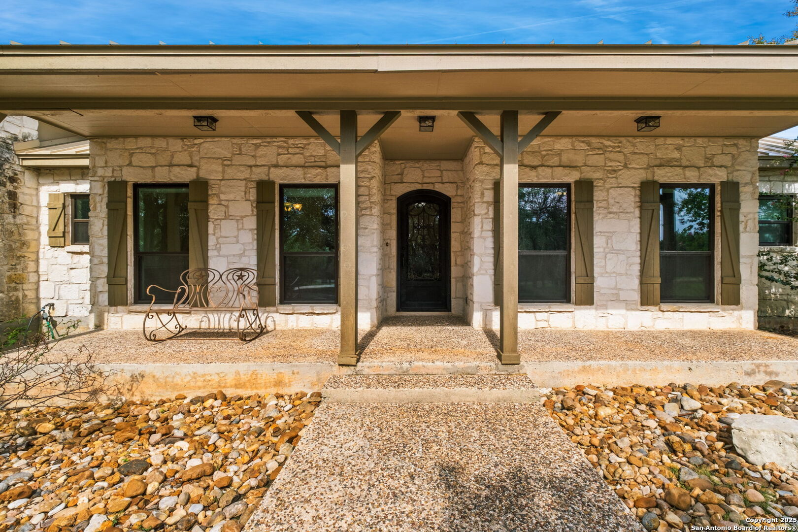 16134 San Cayetano