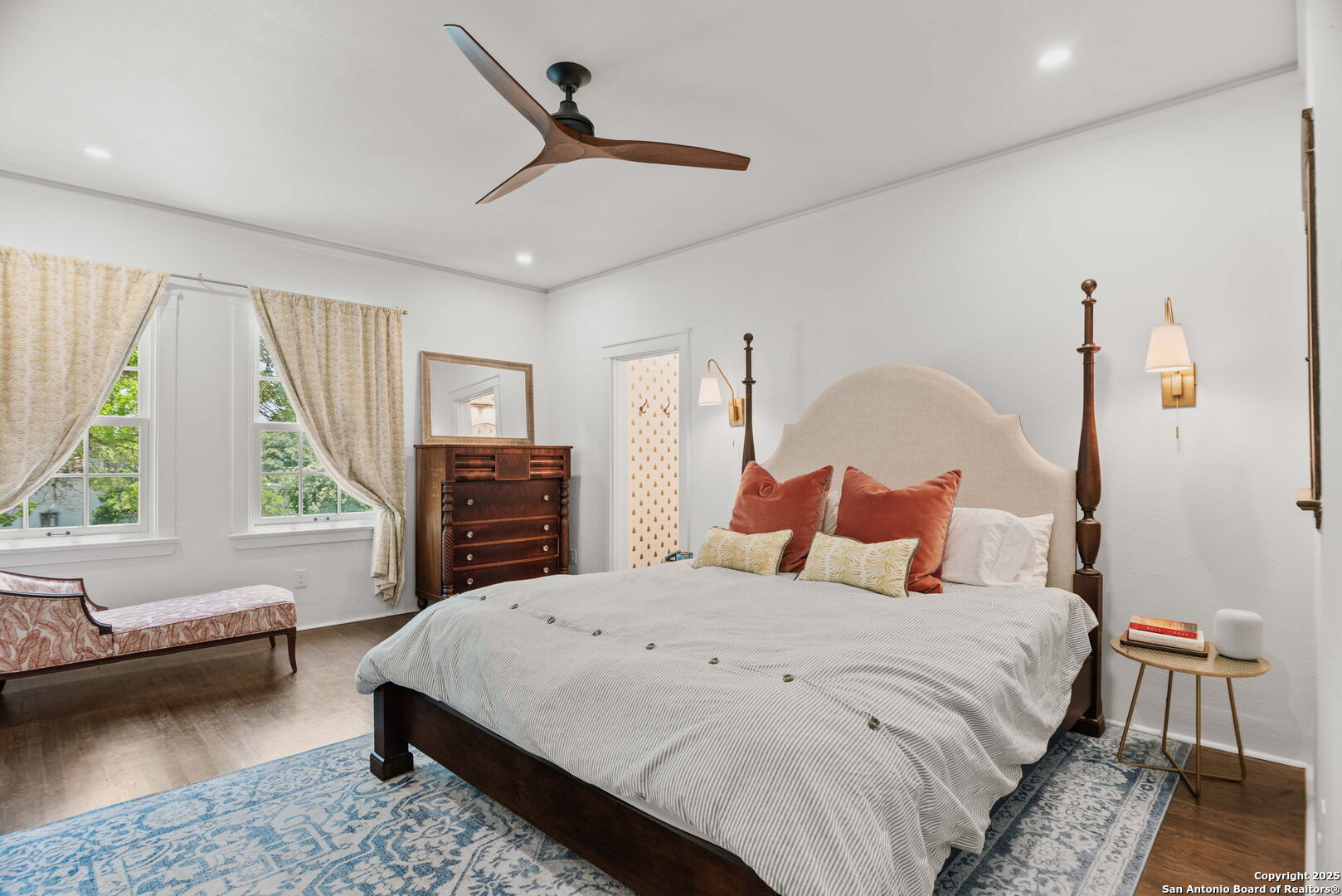 241 W Elsmere