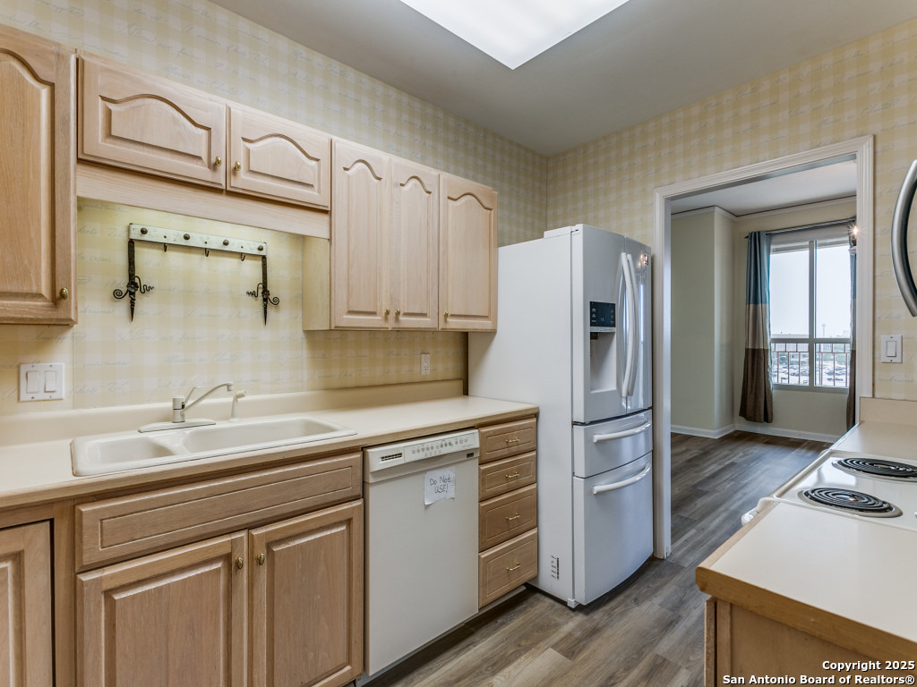 1 Towers Park Ln 612