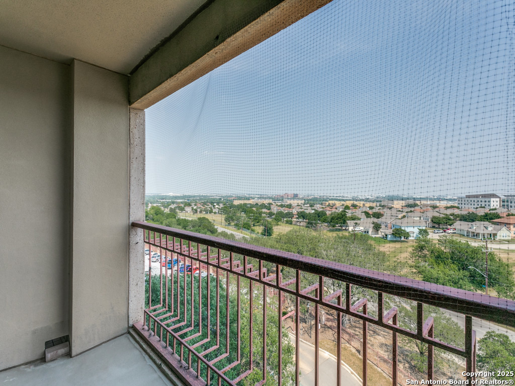 1 Towers Park Ln 612