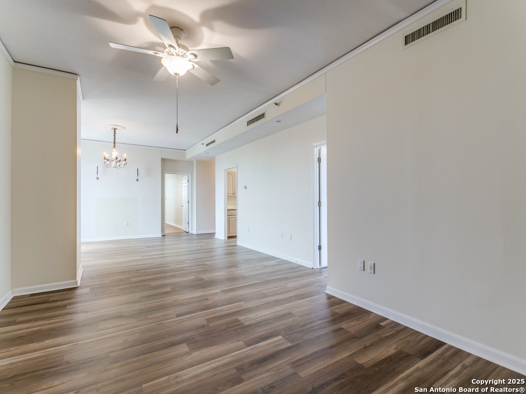 1 Towers Park Ln 612