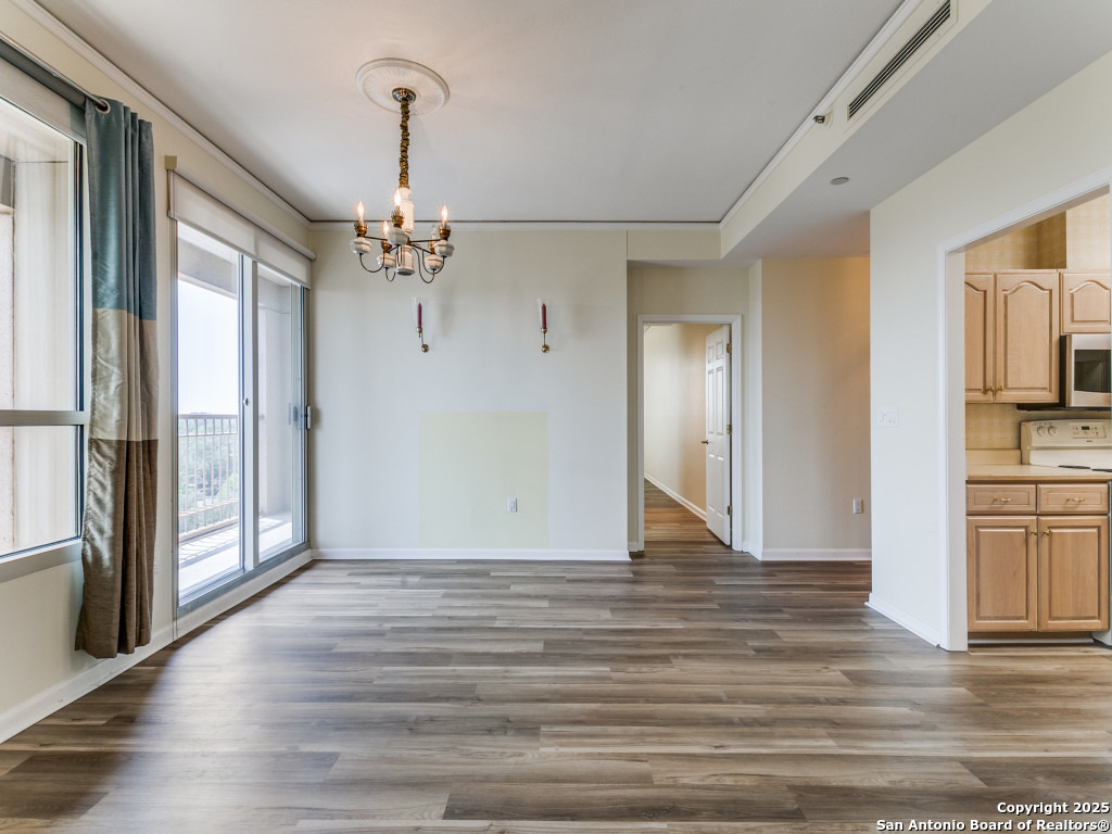 1 Towers Park Ln 612