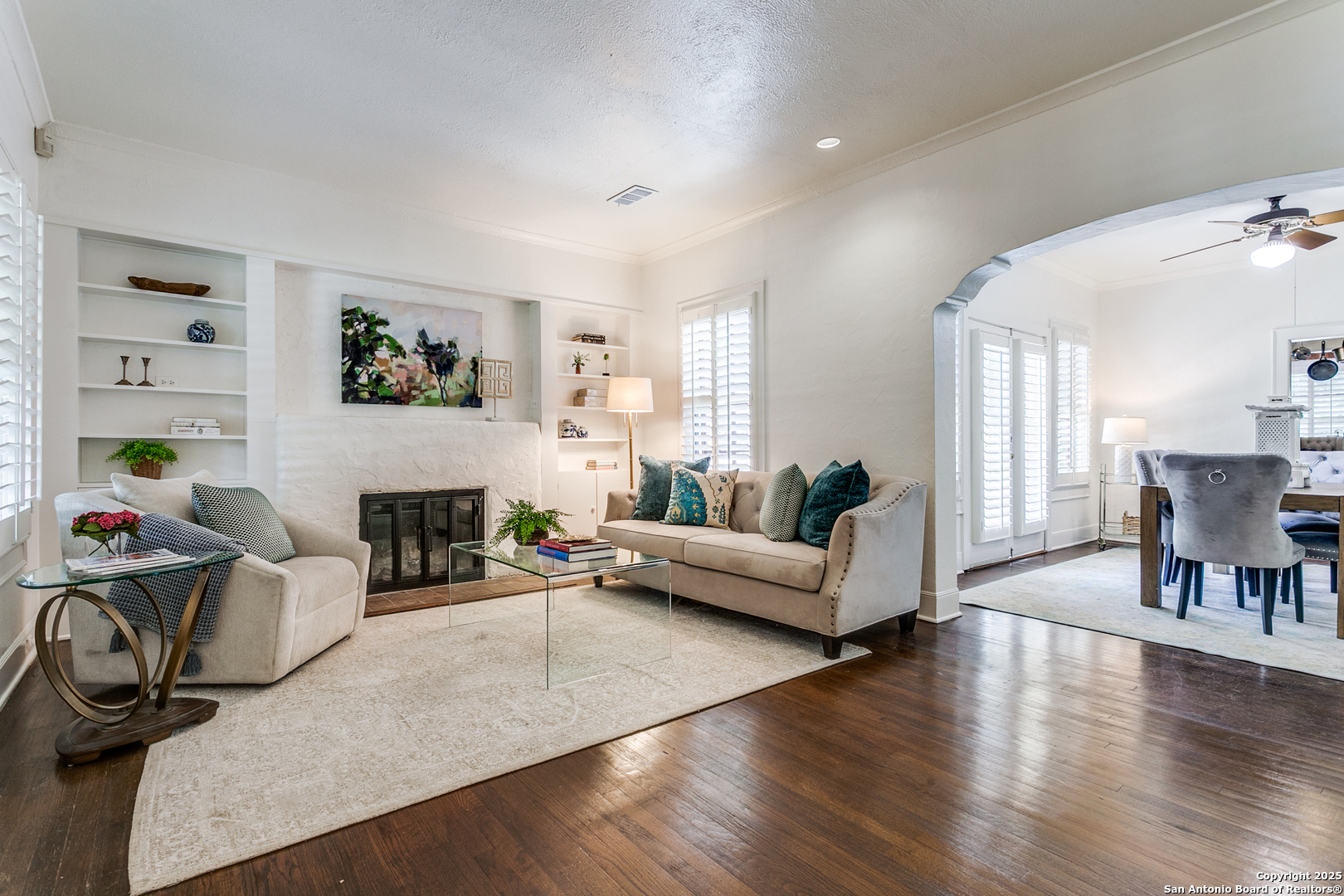315 W Lullwood