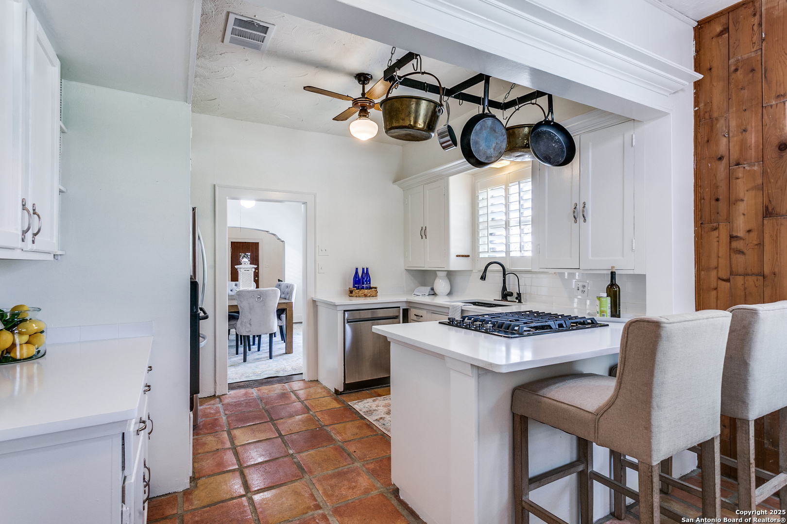 315 W Lullwood