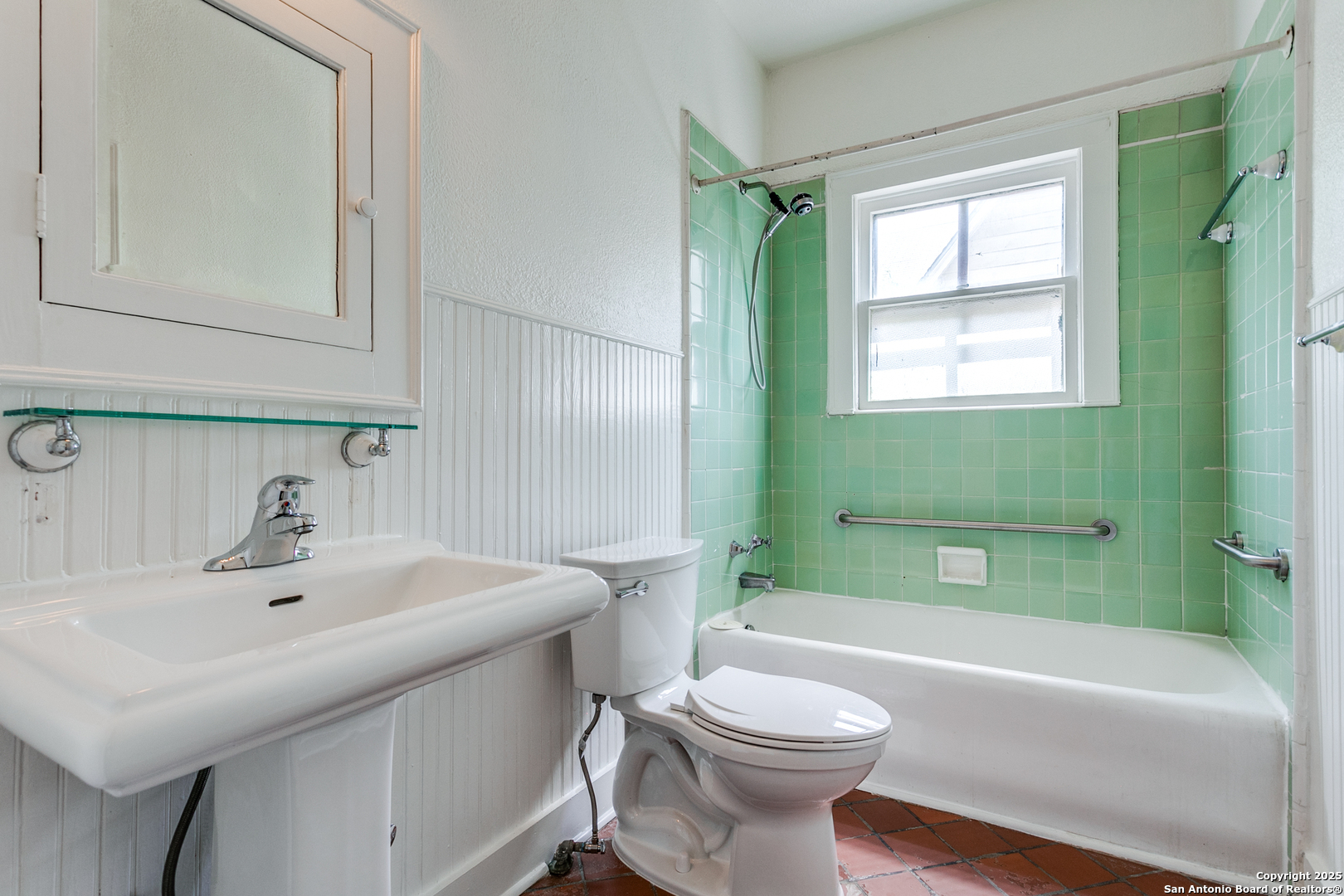315 W Lullwood