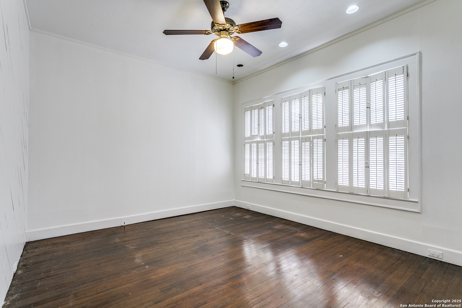 315 W Lullwood