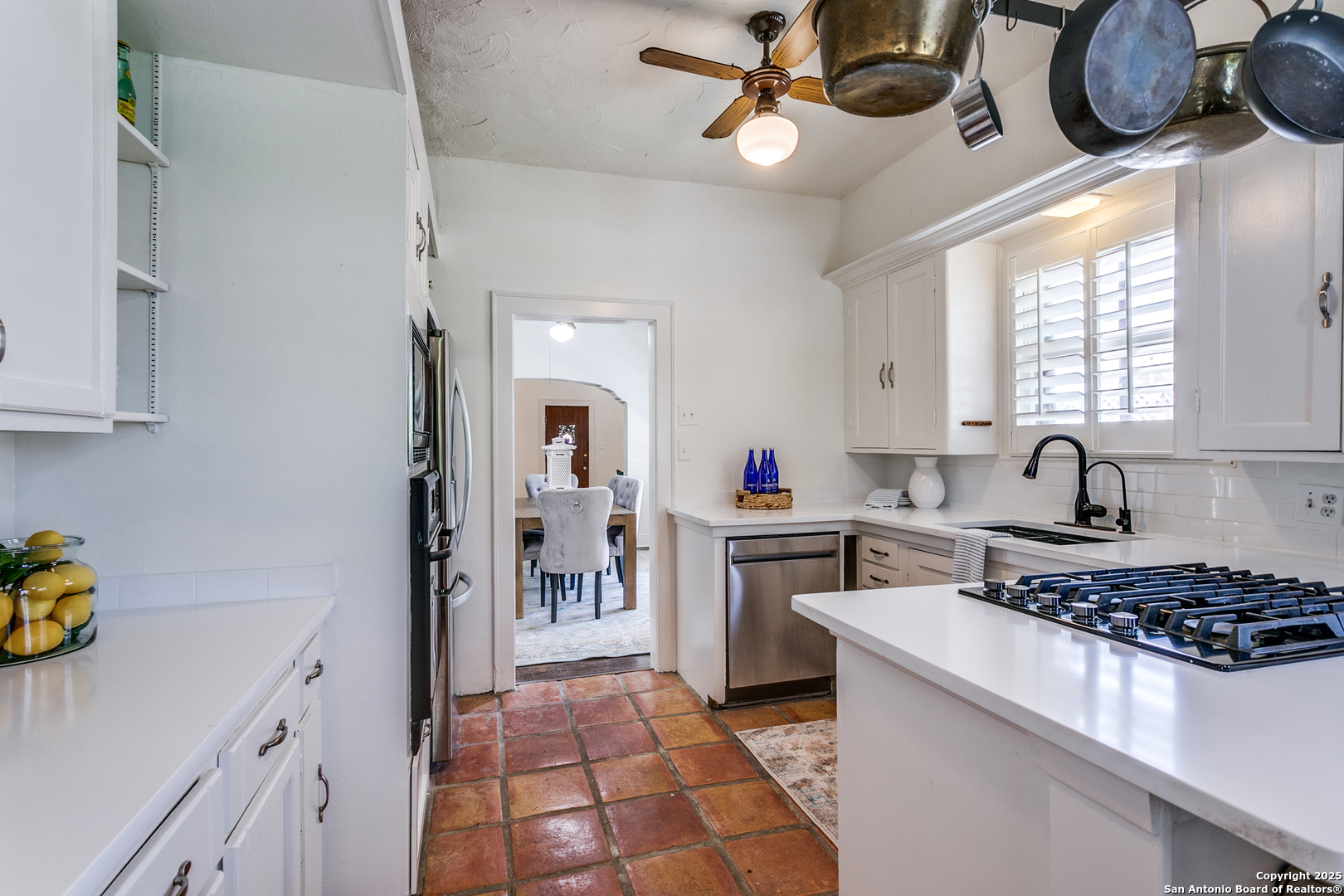 315 W Lullwood