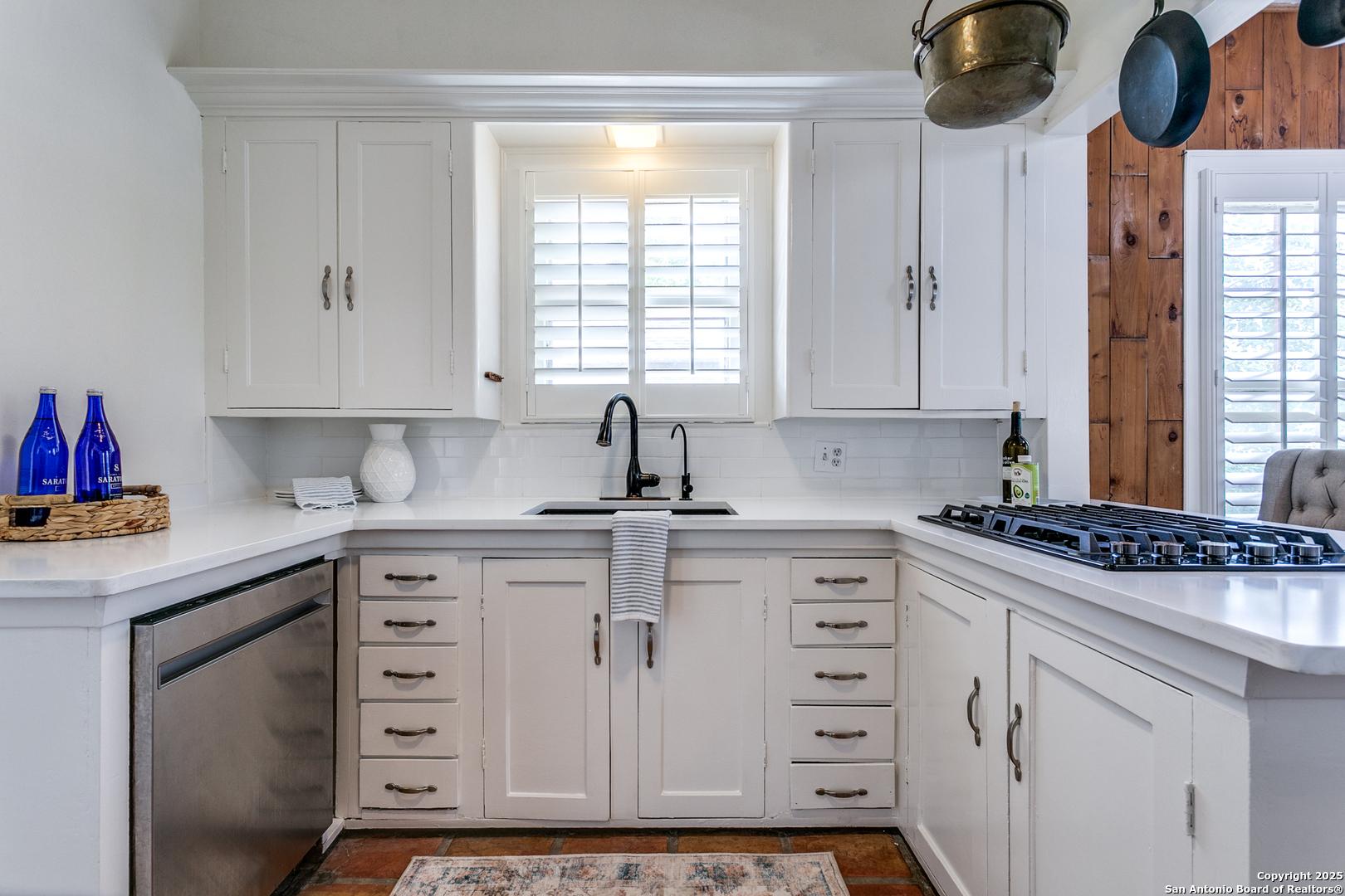 315 W Lullwood