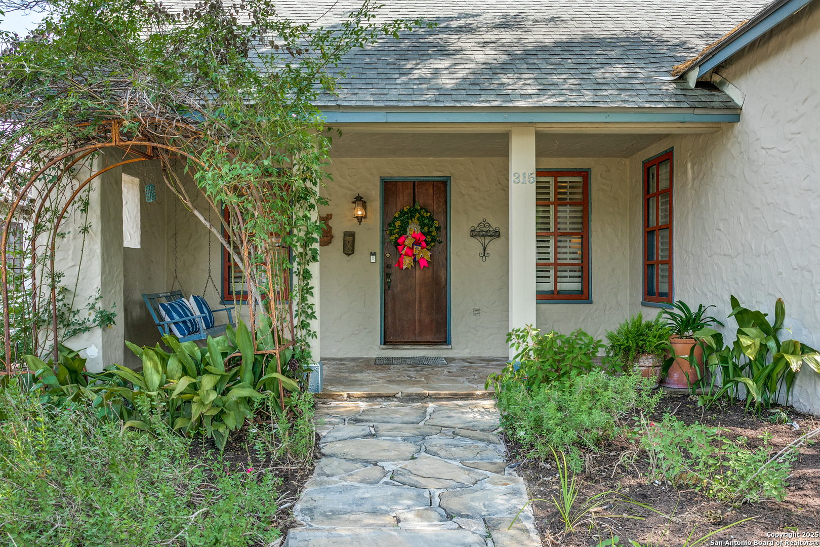 315 W Lullwood