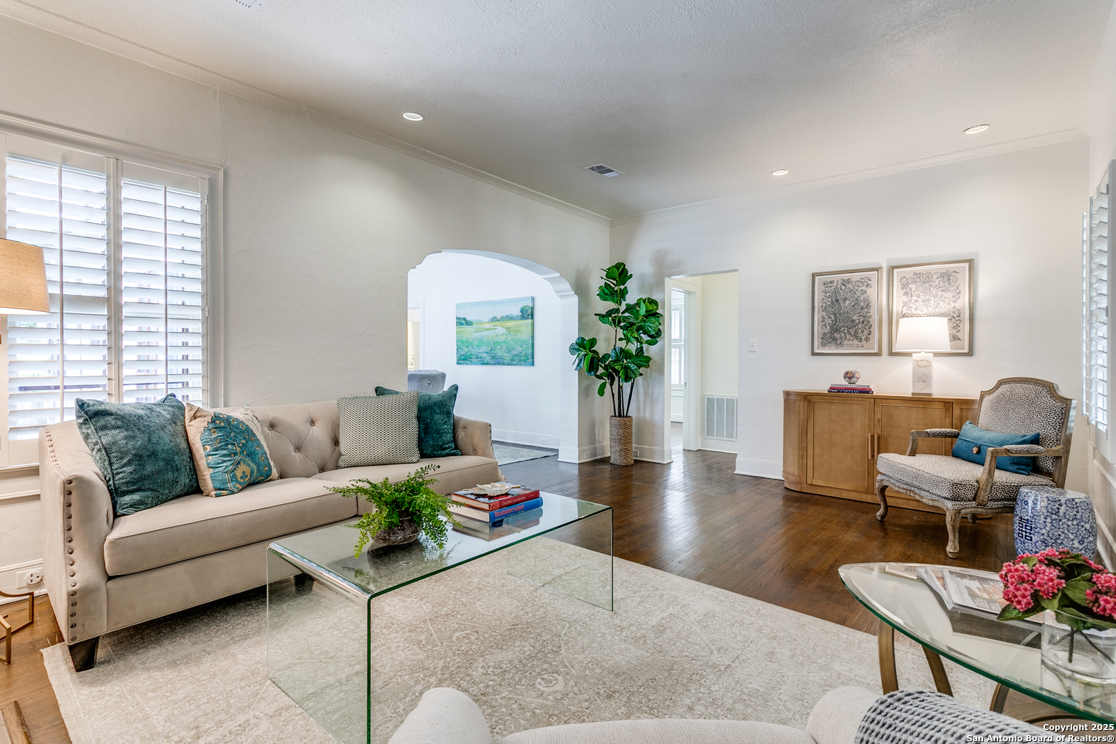 315 W Lullwood