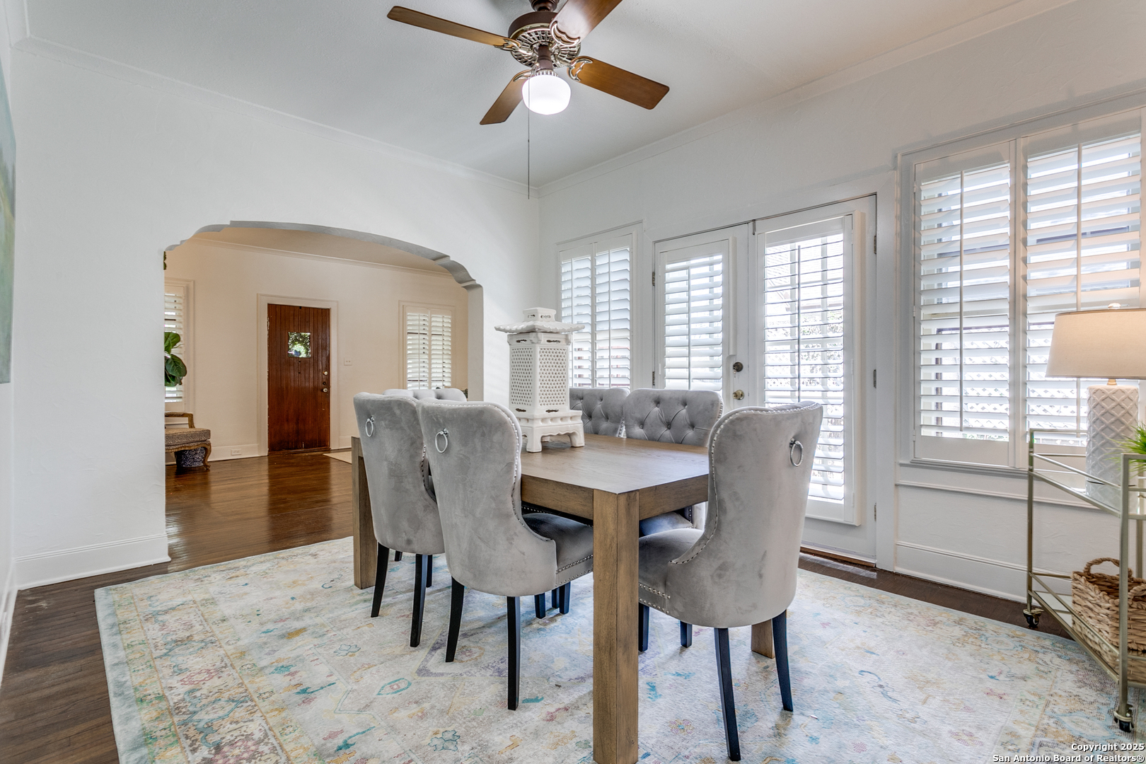 315 W Lullwood