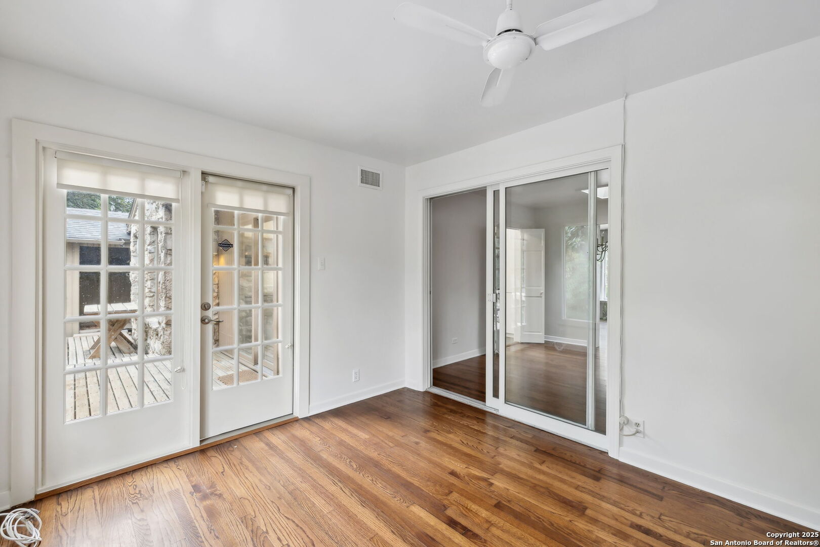 113 E Sunset