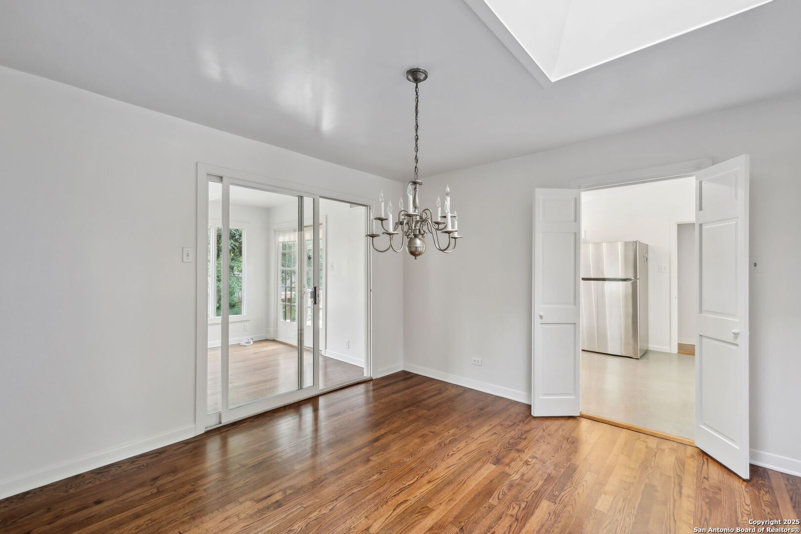 113 E Sunset
