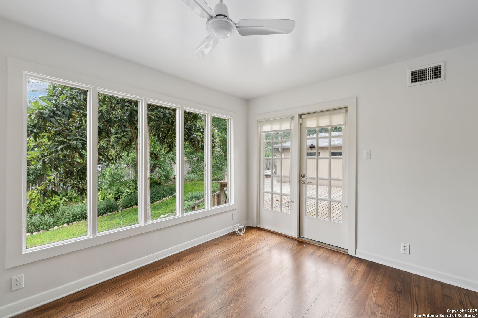 113 E Sunset