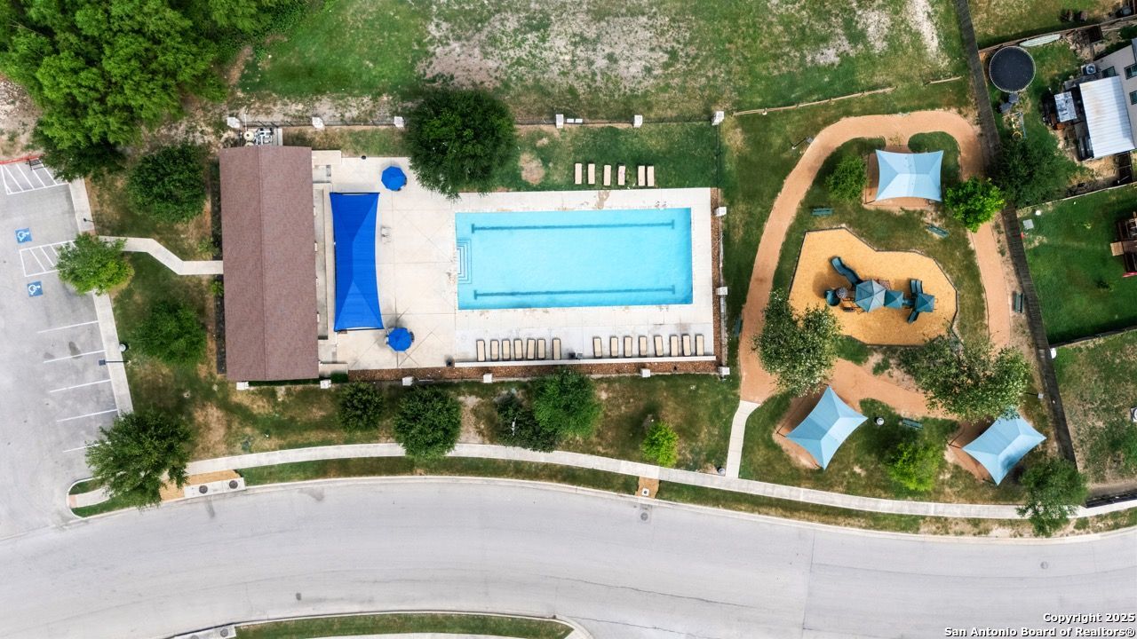 4009 Legend Pond