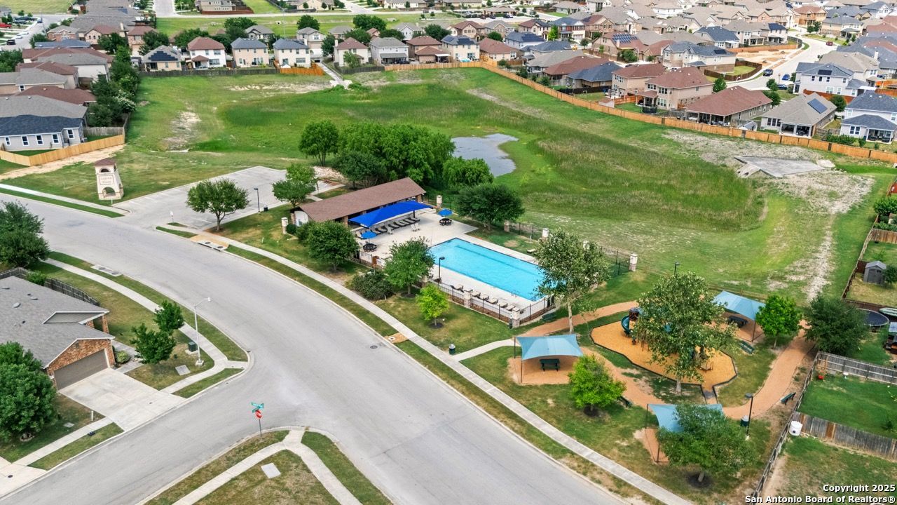 4009 Legend Pond