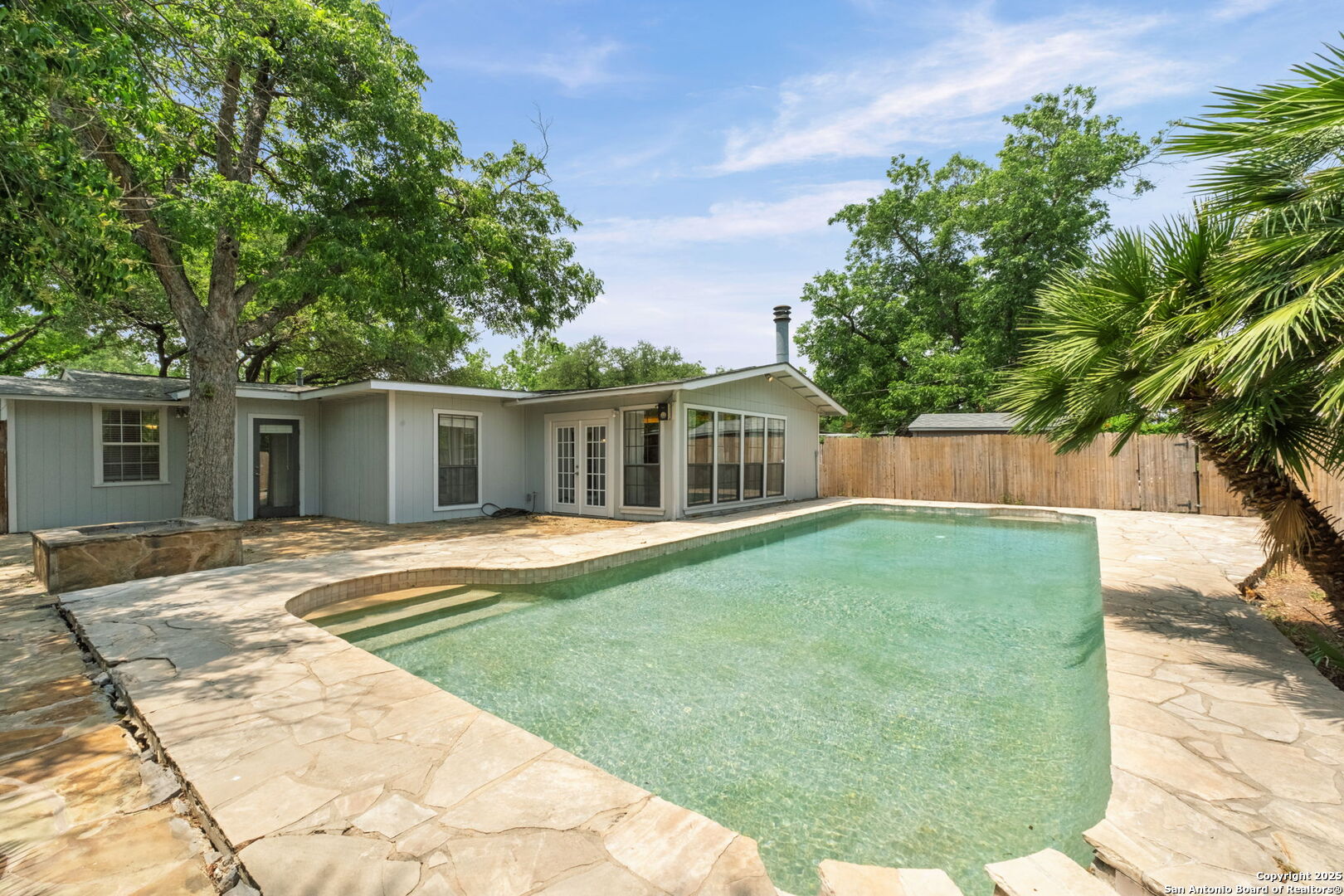 219 Ridgehaven