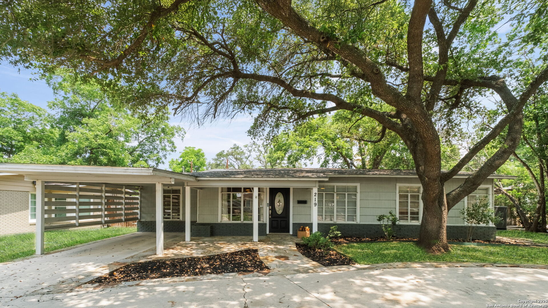 219 Ridgehaven