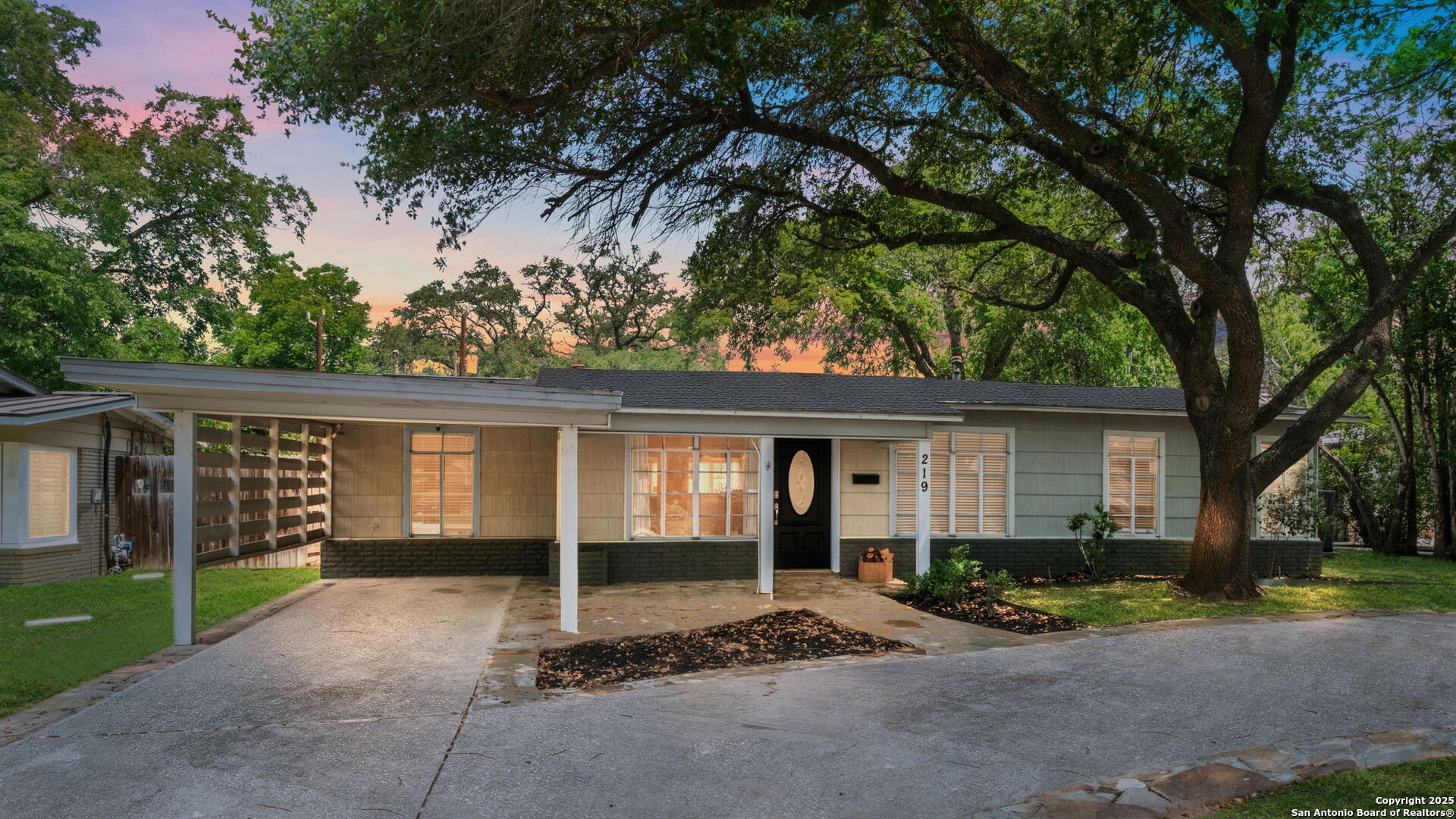219 Ridgehaven