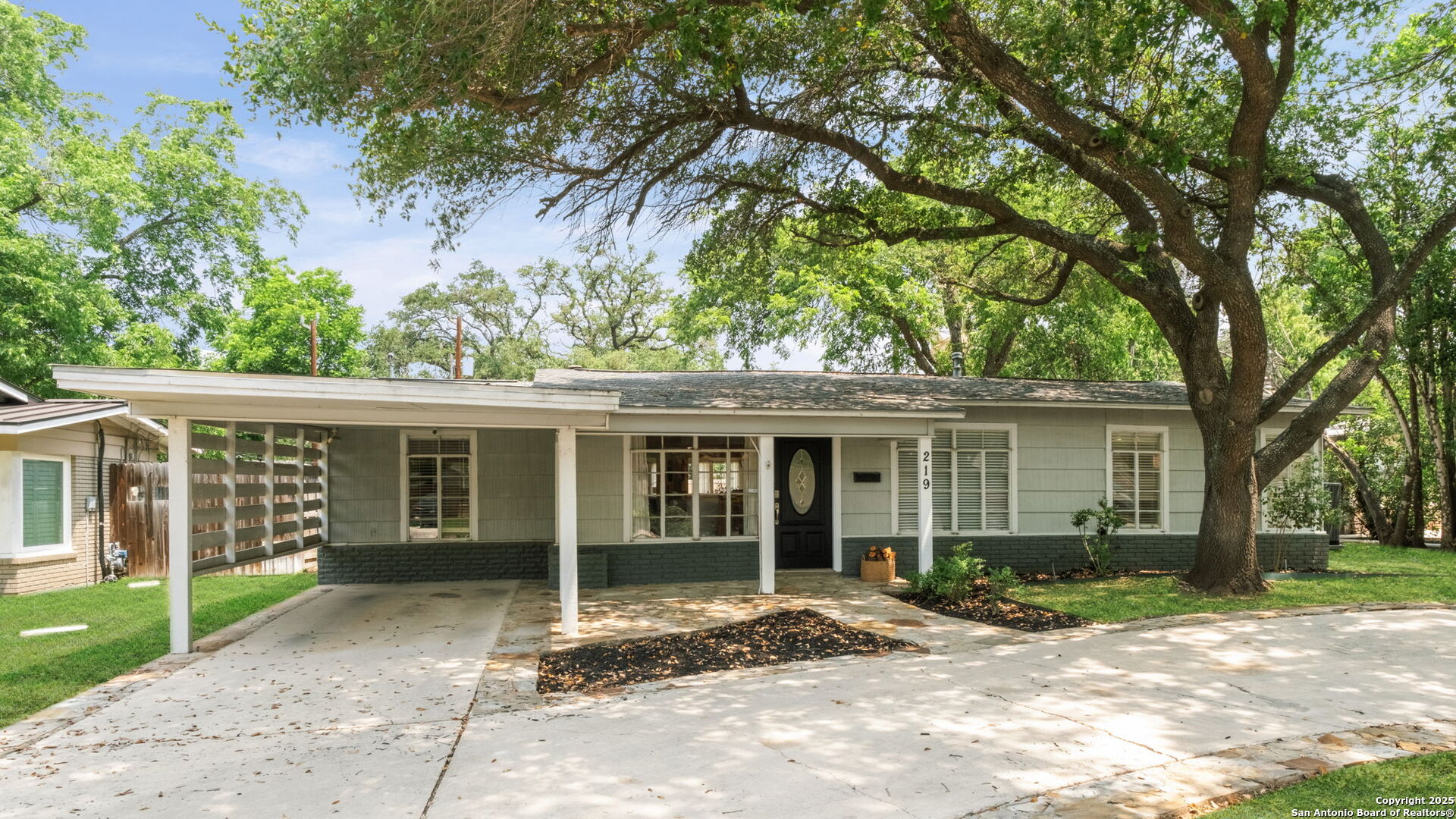 219 Ridgehaven