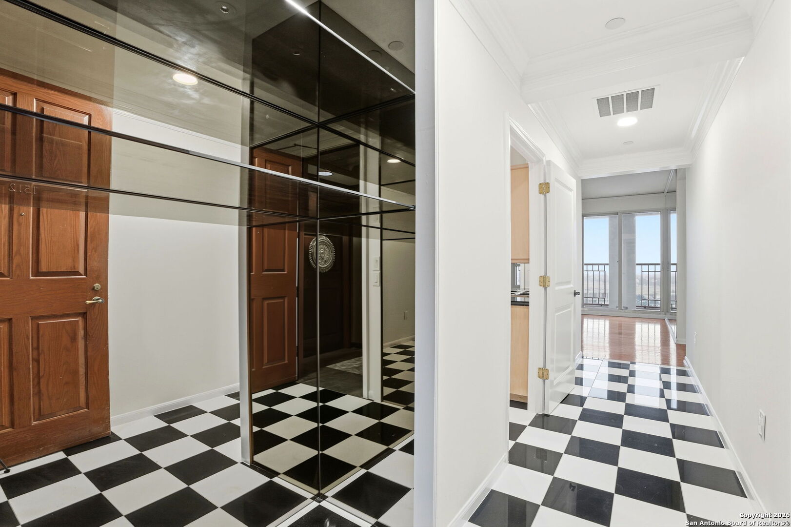 1 TOWERS PARK LN 1512