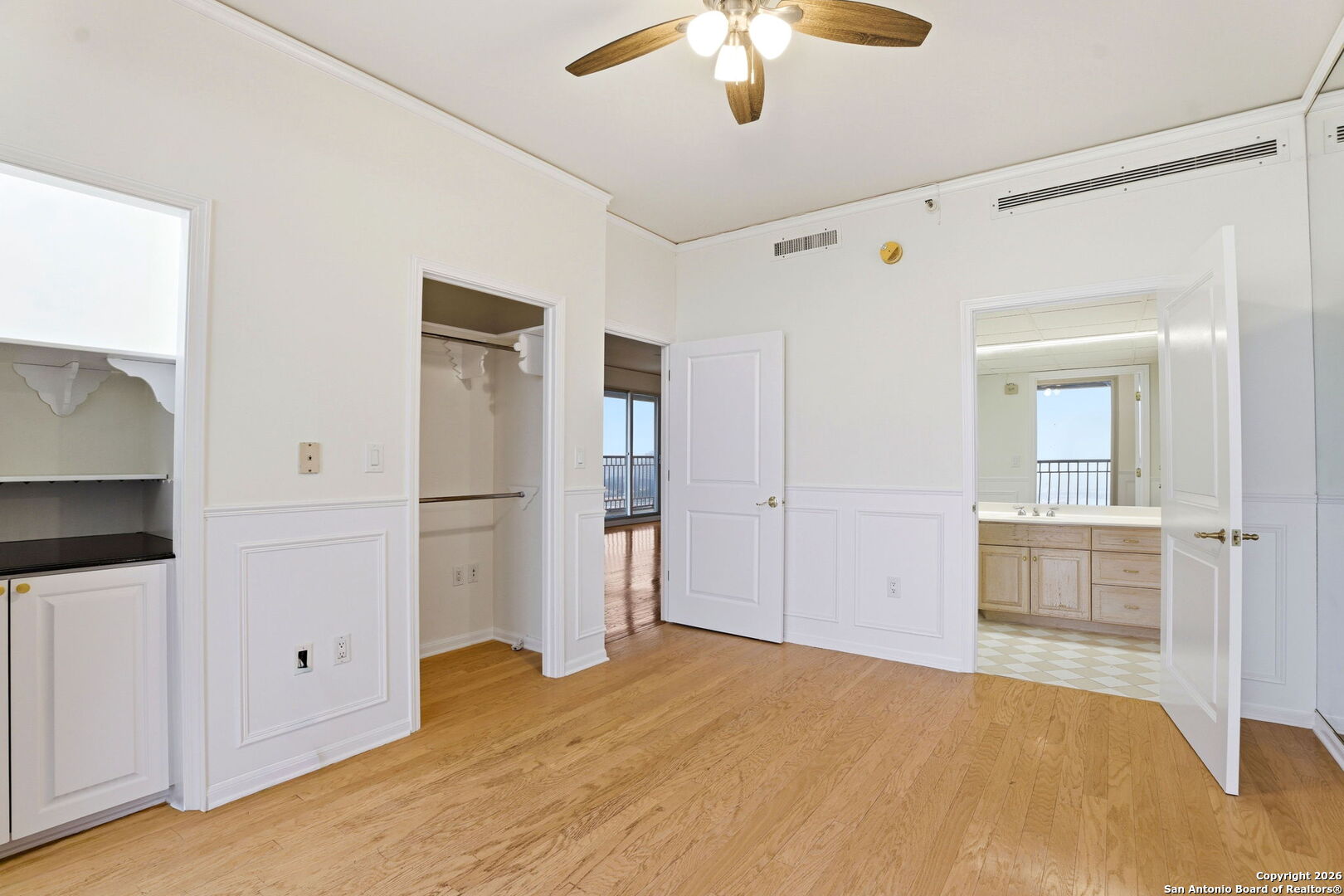 1 TOWERS PARK LN 1512