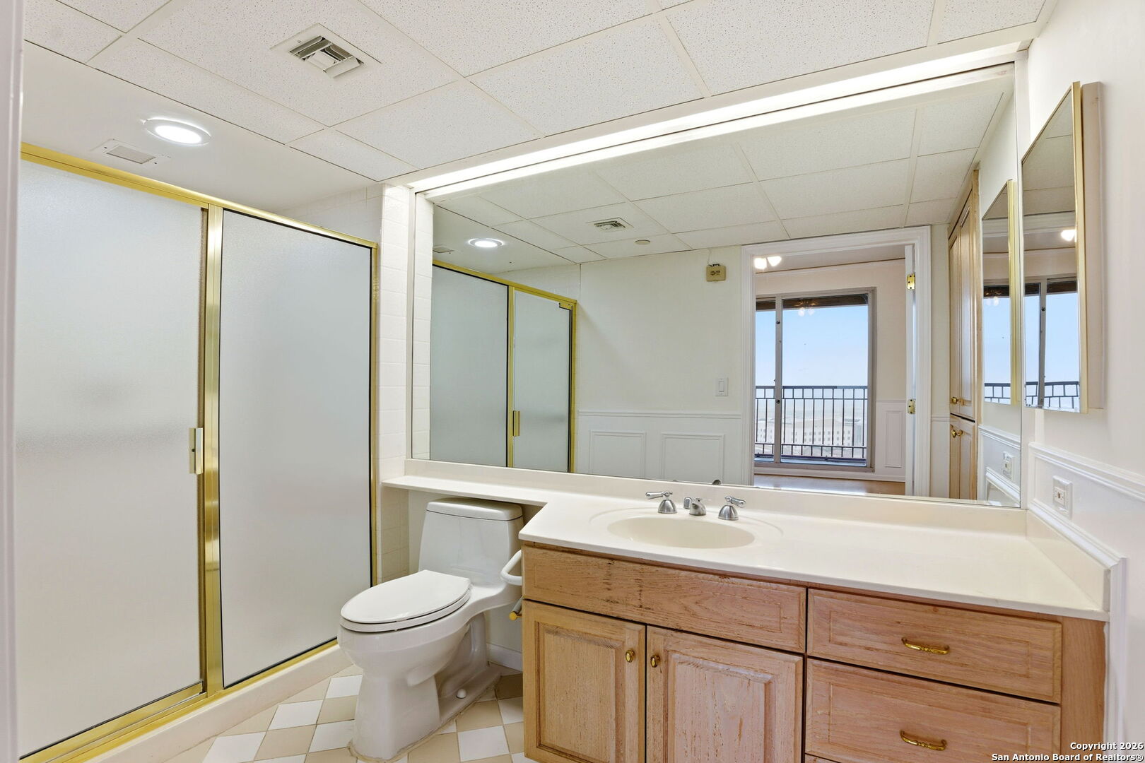 1 TOWERS PARK LN 1512