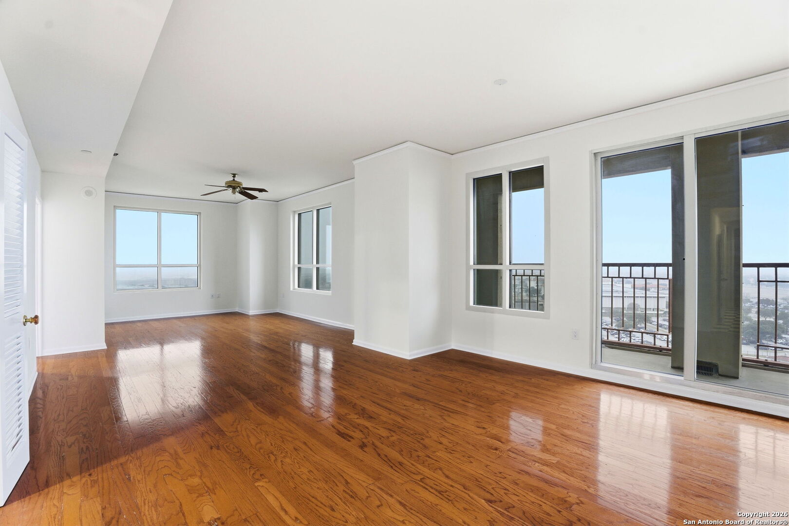 1 TOWERS PARK LN 1512